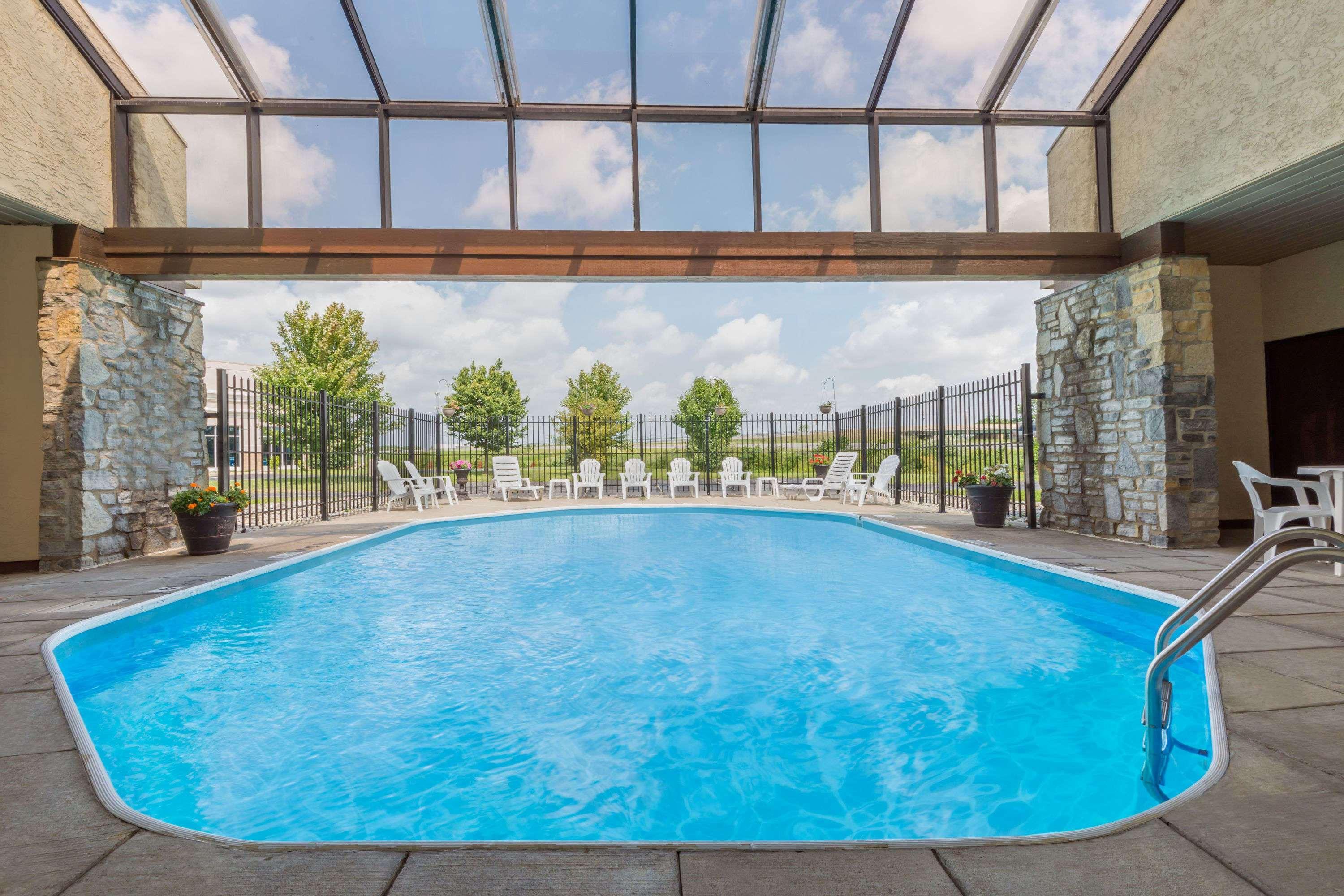 Days Inn By Wyndham Maumee/Toledo Ngoại thất bức ảnh