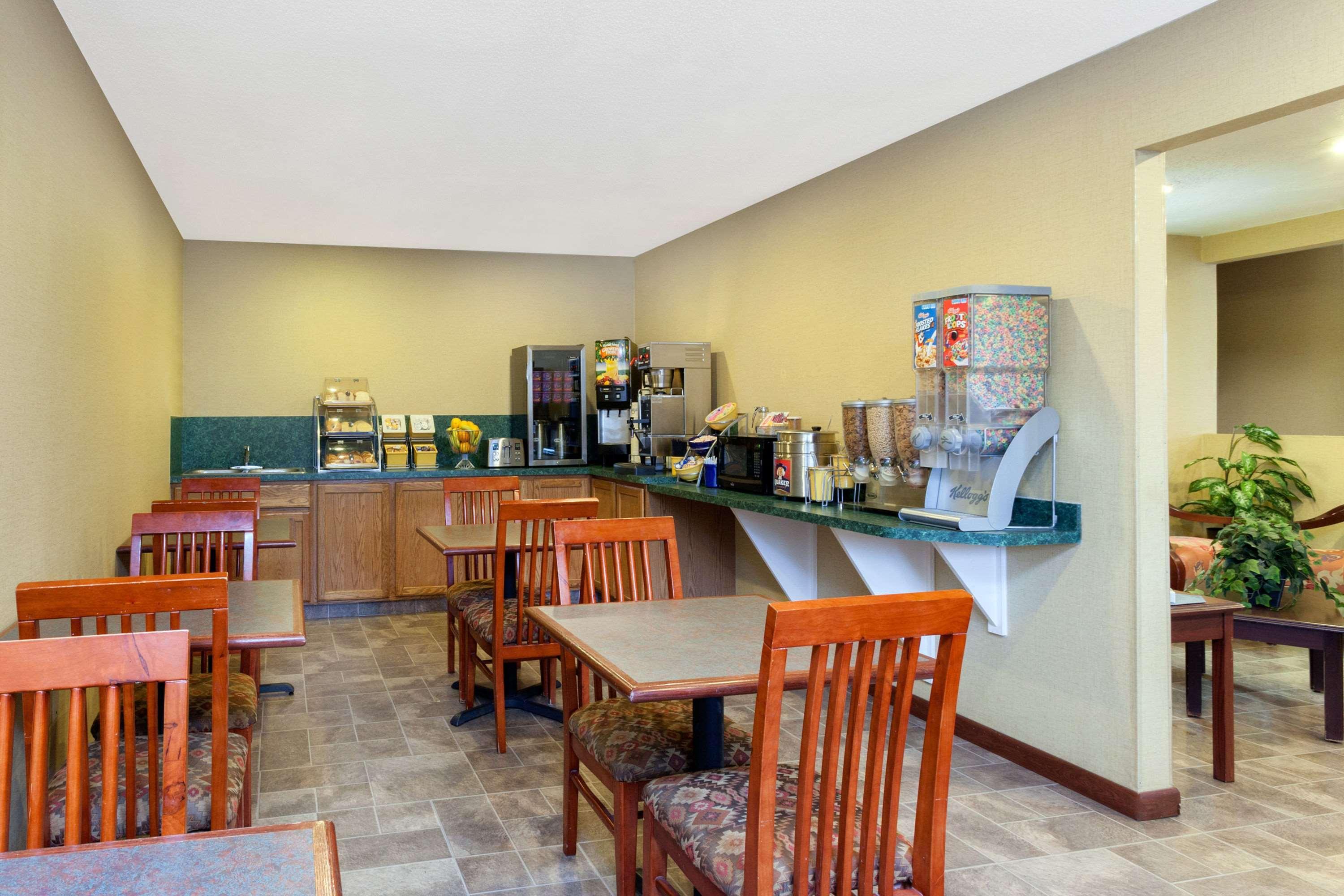 Days Inn By Wyndham Maumee/Toledo Ngoại thất bức ảnh