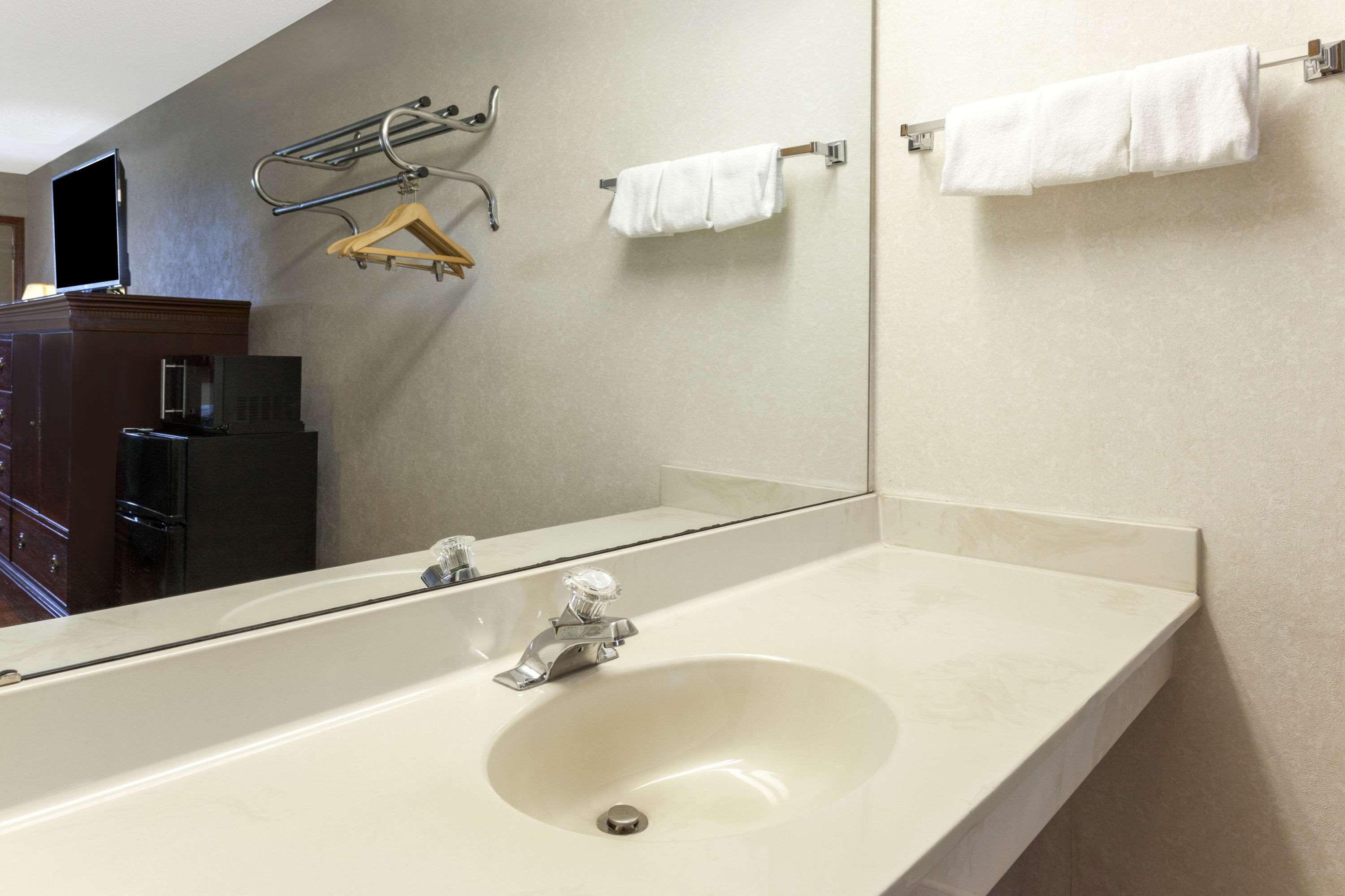 Days Inn By Wyndham Maumee/Toledo Ngoại thất bức ảnh