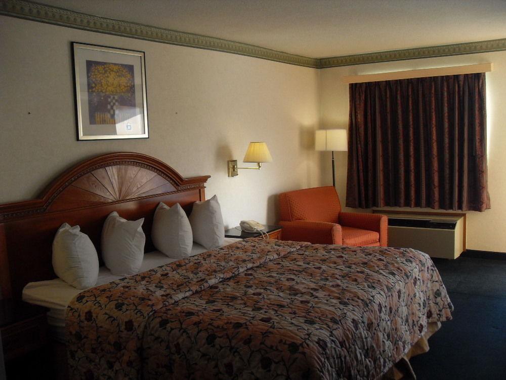 Days Inn By Wyndham Maumee/Toledo Ngoại thất bức ảnh