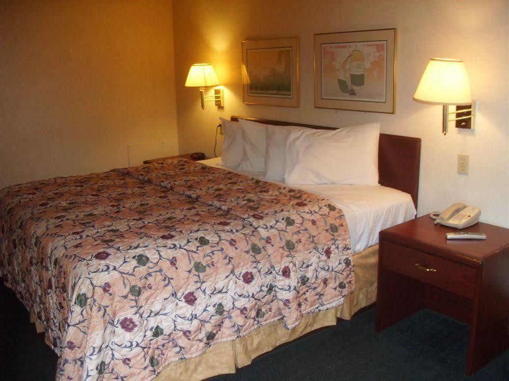 Days Inn By Wyndham Maumee/Toledo Ngoại thất bức ảnh