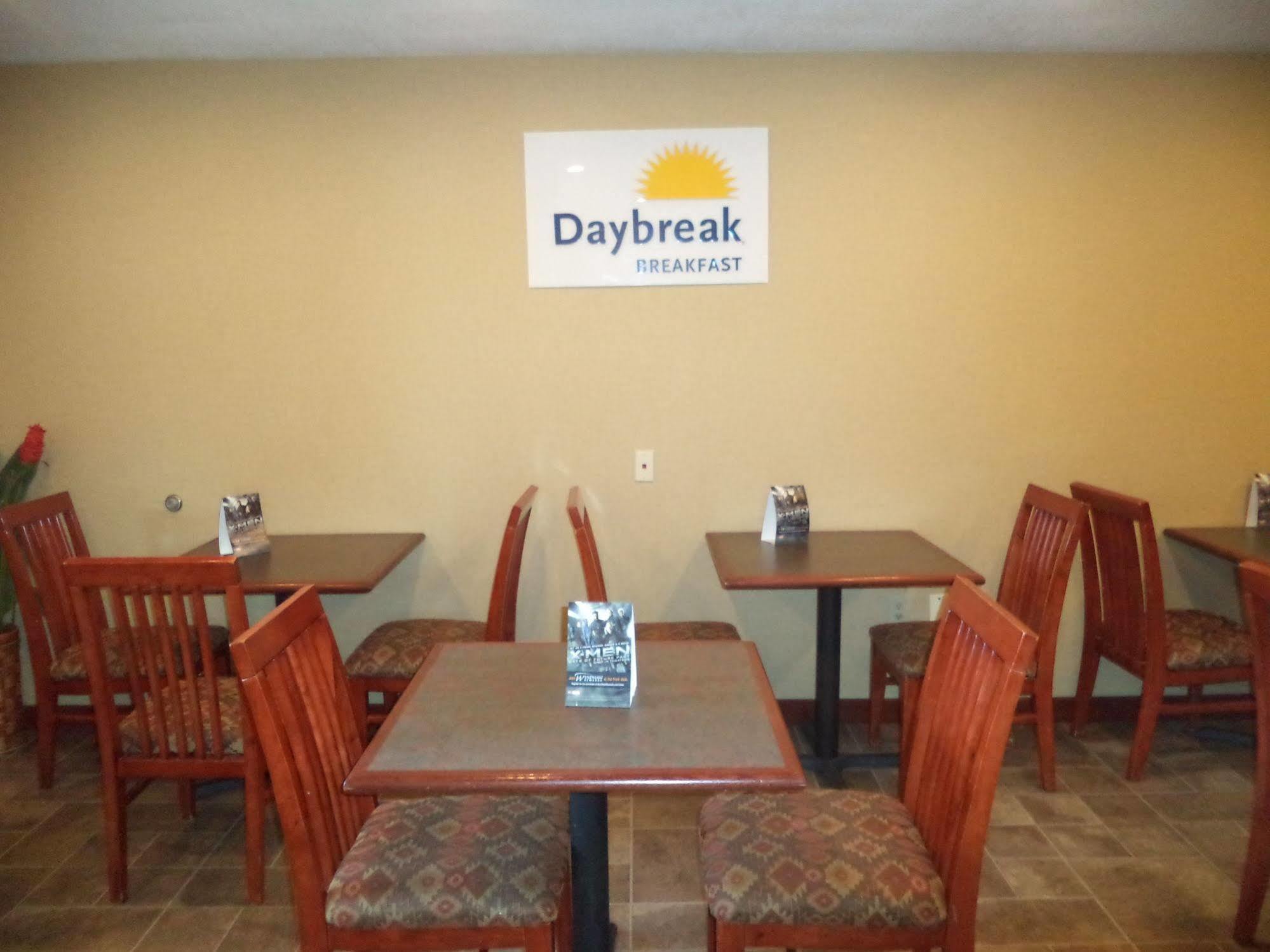 Days Inn By Wyndham Maumee/Toledo Ngoại thất bức ảnh