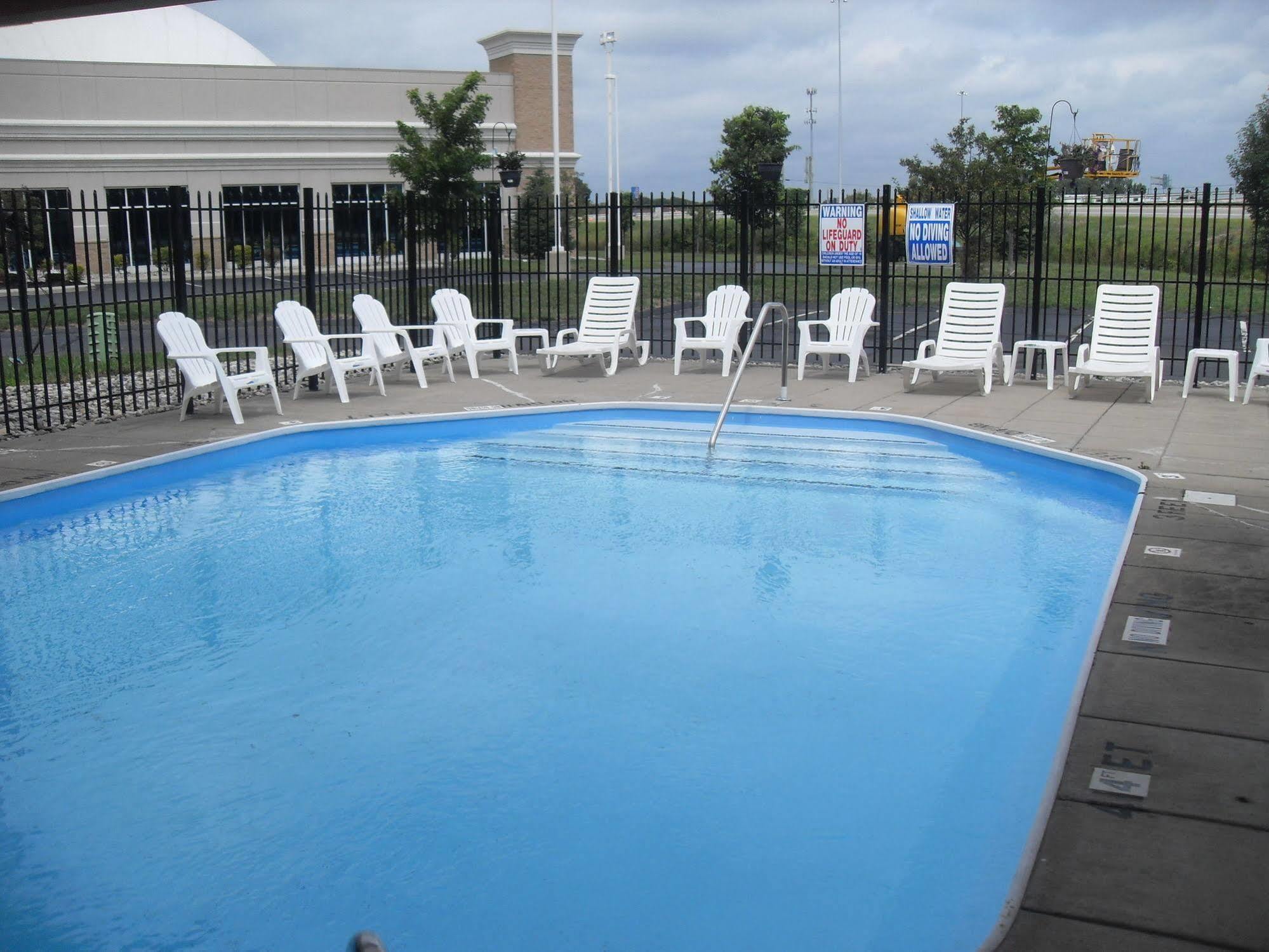 Days Inn By Wyndham Maumee/Toledo Ngoại thất bức ảnh