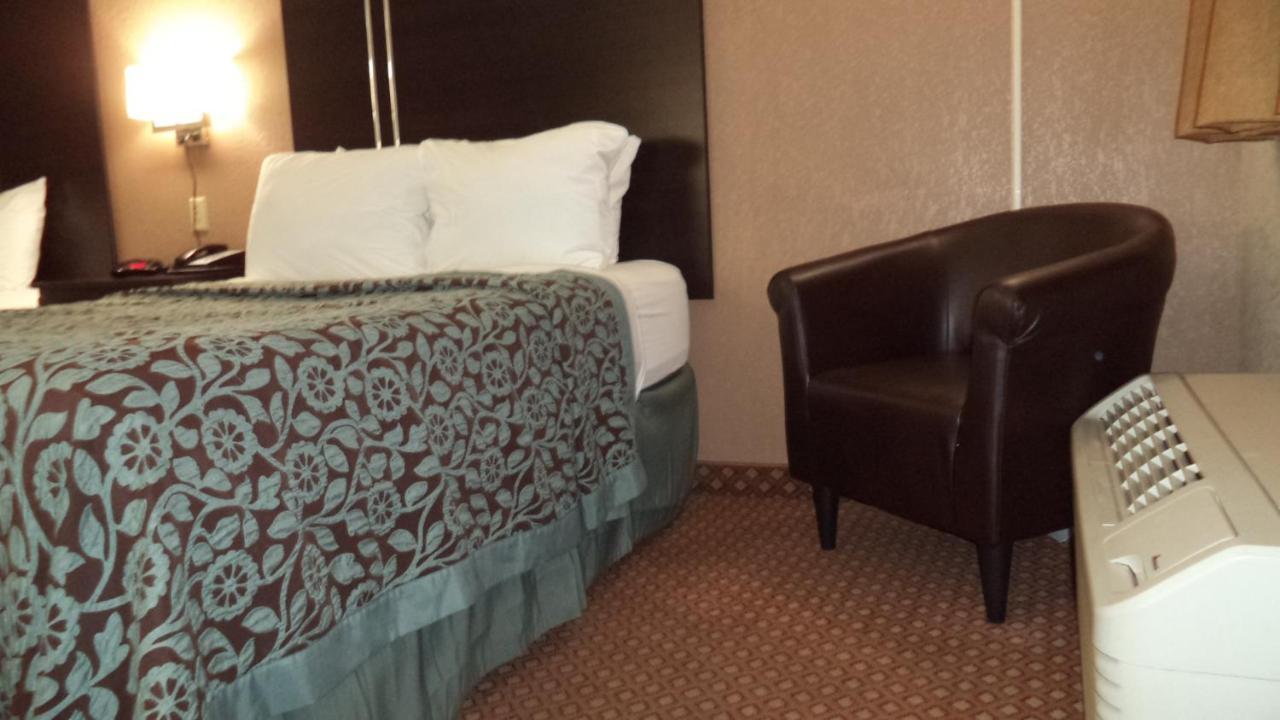 Days Inn By Wyndham Maumee/Toledo Ngoại thất bức ảnh